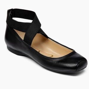Jessica Simpson ballet flats black
